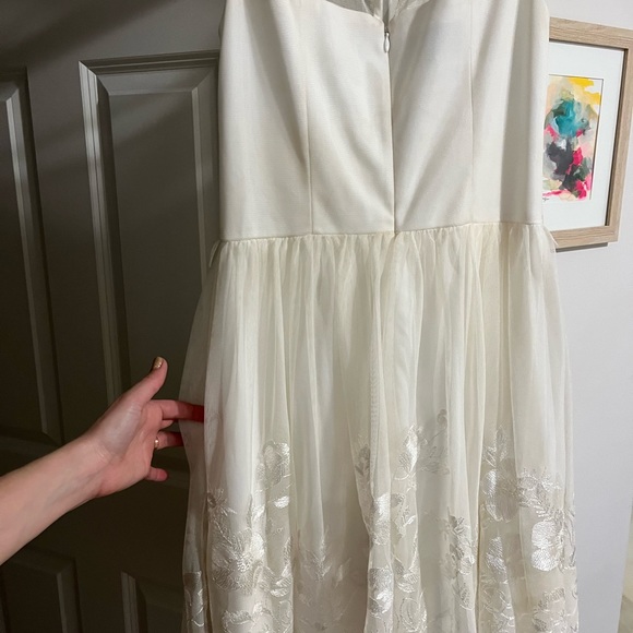 David’s Bridal wedding dress - Picture 4 of 6